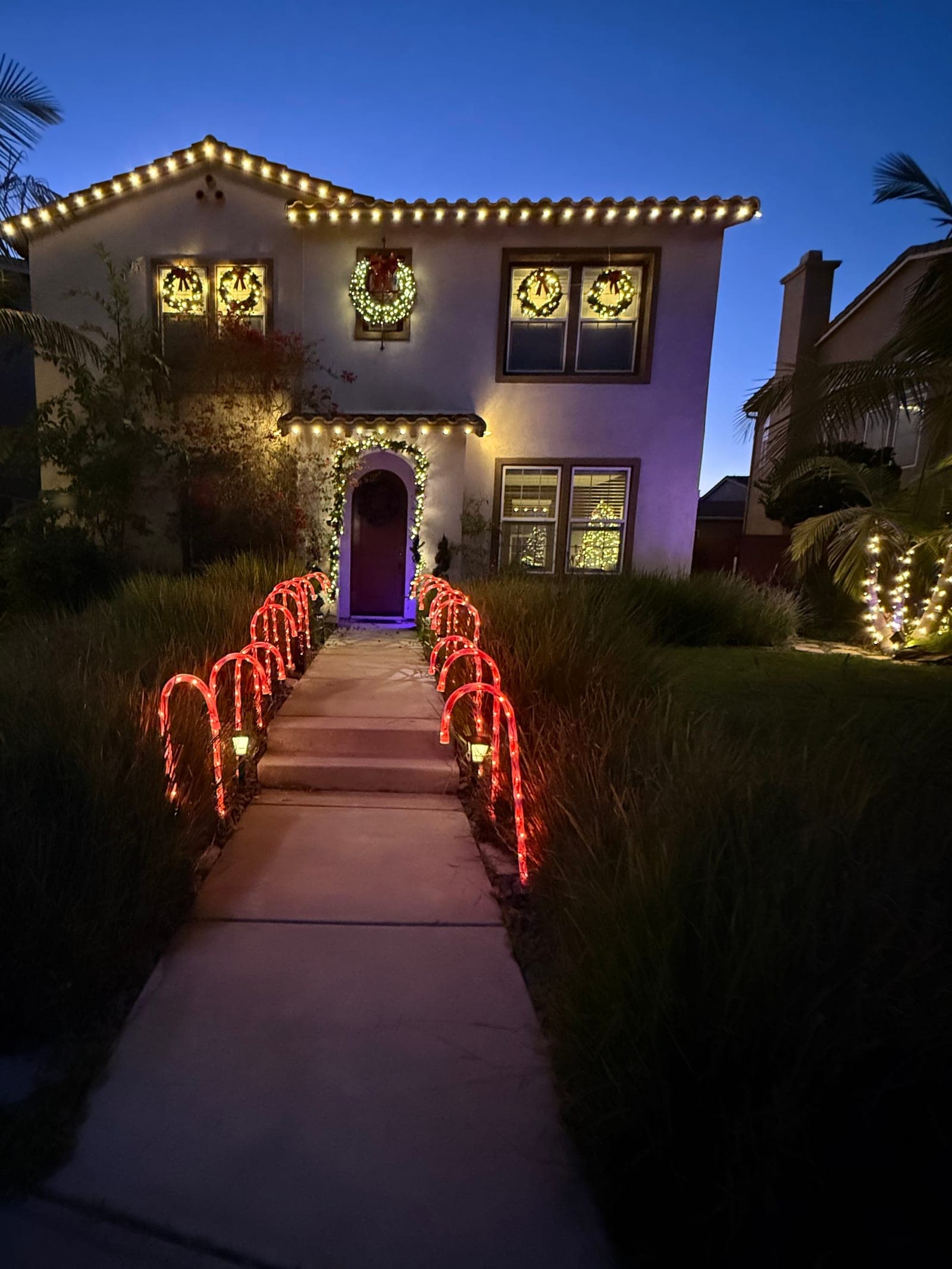 Wreaths and Candy Canes, holiday lighting in 4S Ranch, San Diego